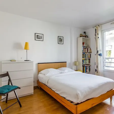 Veeve - A Balcony In Beaugrenelle *
