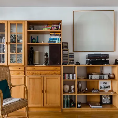 Veeve - A Balcony In Beaugrenelle Apartment